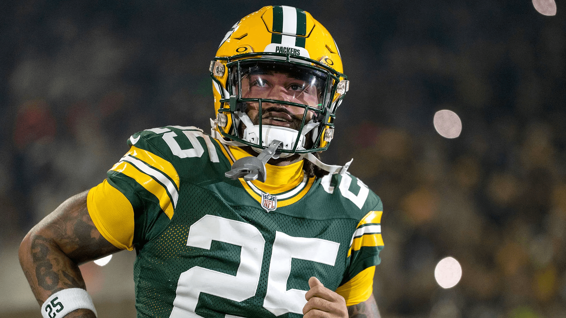 Just 3 hours after learning he is no longer in the team’s plans, the Packers’ most sought after veteran CB refuses to practice – the Green Bay community is disappointed after seeing him at a downtown bar